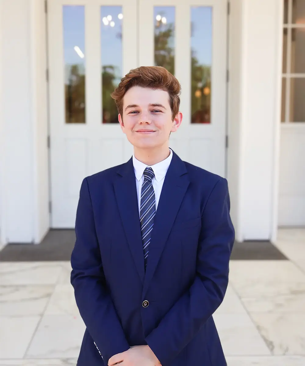 Jackson Pearce Headshot