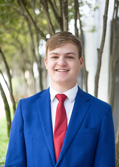 Noah Ohsiek Headshot