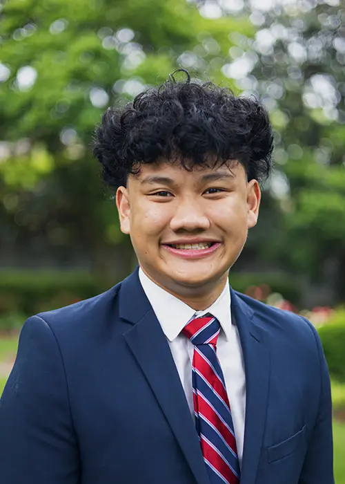 Theo Villanueva Headshot