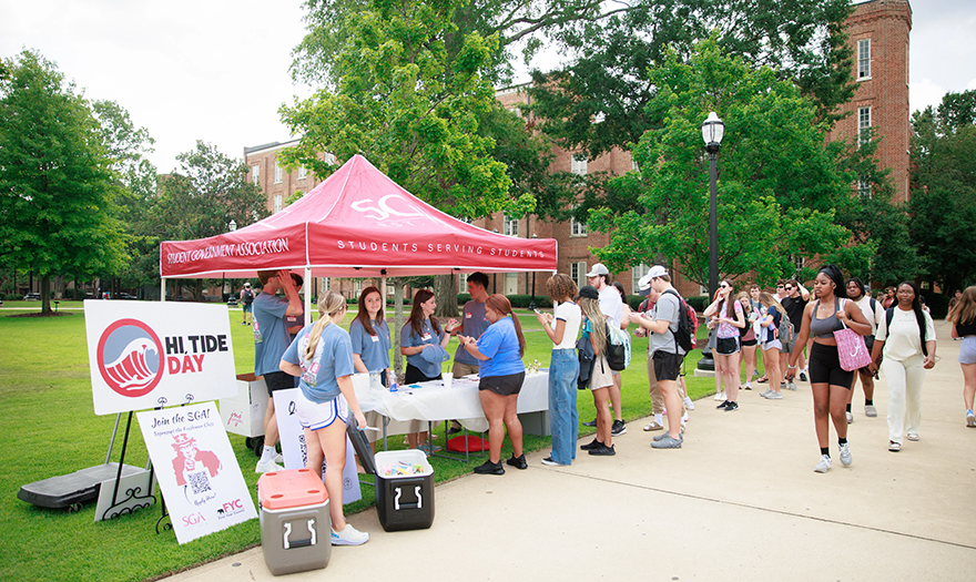 Students lining up for SGA tent activities