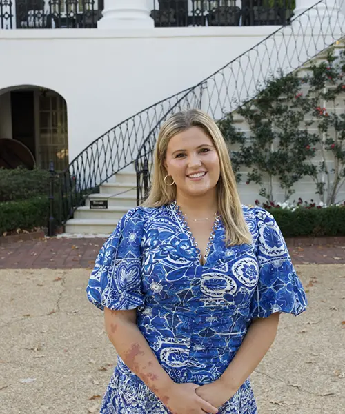 Betsy Howard Headshot