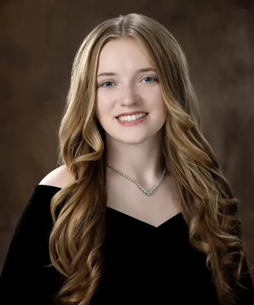 Isabella Smythe Headshot